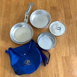 💚Girl Scouts Mess Kit GSUSA brand Carrying Case Outdoor Pots Pans